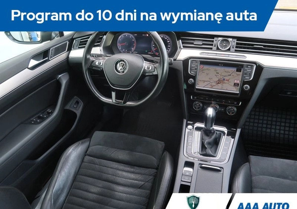 Volkswagen Passat cena 58000 przebieg: 230421, rok produkcji 2015 z Świnoujście małe 191